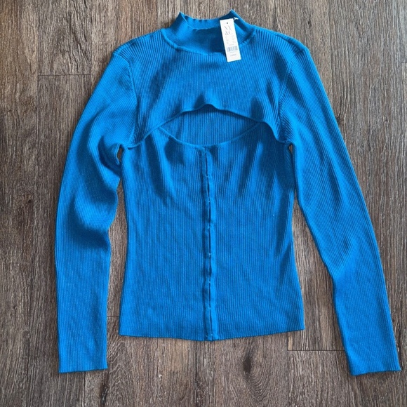 New York and company large lightweight sweater - Picture 2 of 6